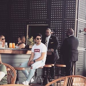 Meet your Posher, Eshonkhon